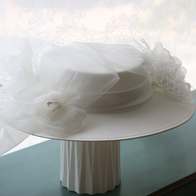 Women's Elegant White Satin Mesh Flowers Top Hat