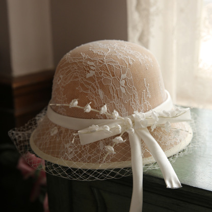 Elegant Lace Flower Hepburn Fisherman Hat