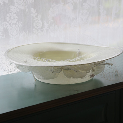 White Satin Mesh Flowers Elegant Retro Top Hat