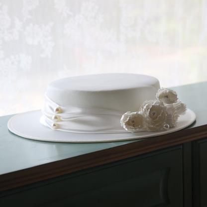 Women's Simple Satin Short Brim Elegant Retro Hat