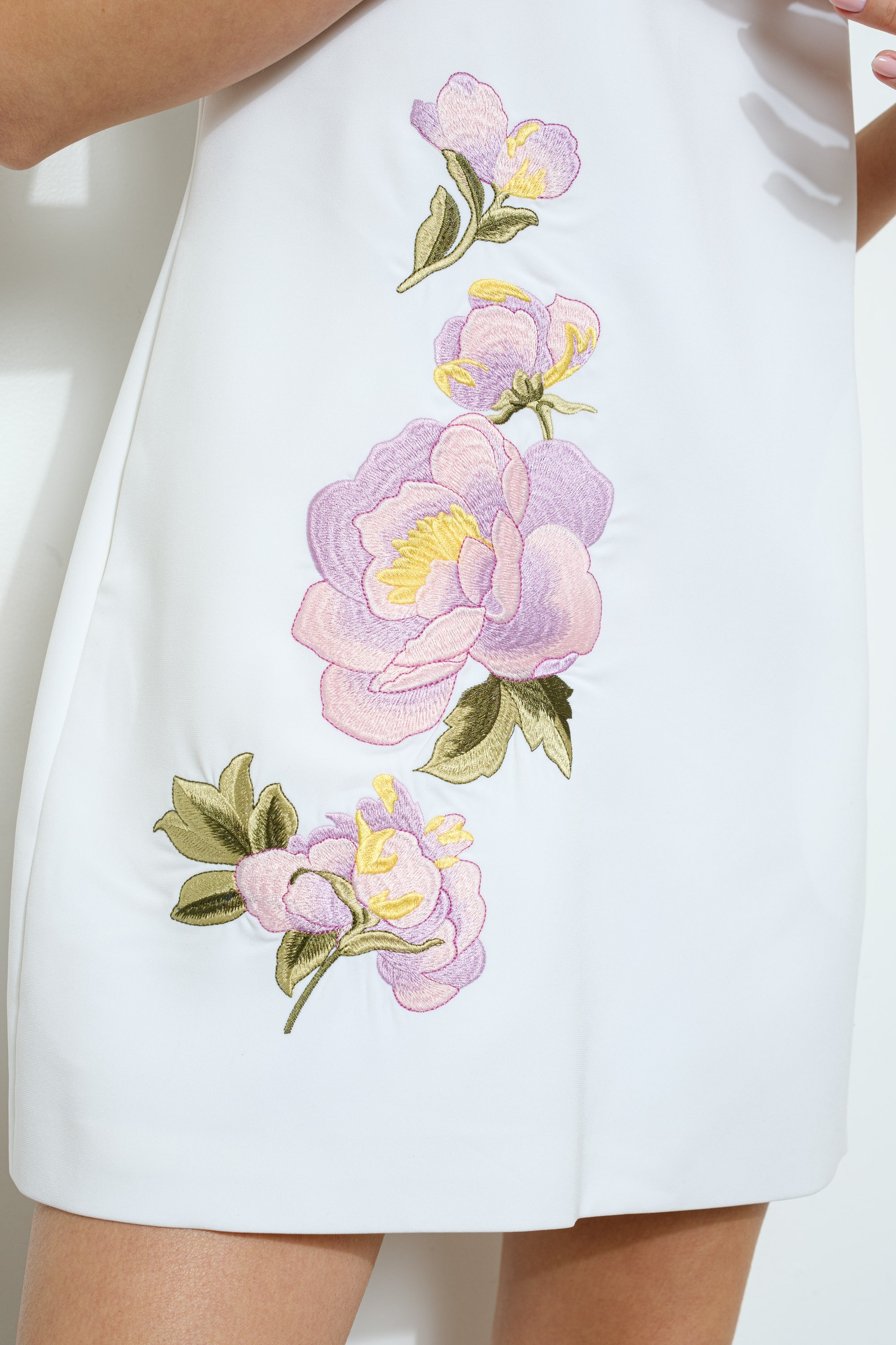 Floral Embroidered Sleeveless Shift Dress #23705178