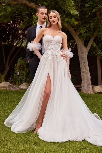Romantic A-Line Strapless Tulle Bridal Gown With Gloves CD859W