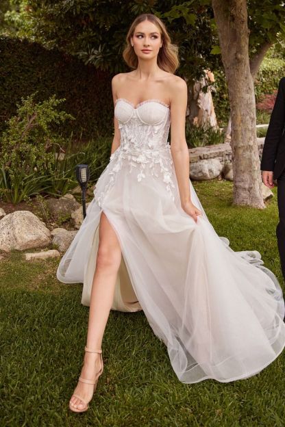 Romantic A-Line Strapless Tulle Bridal Gown With Gloves CD859W