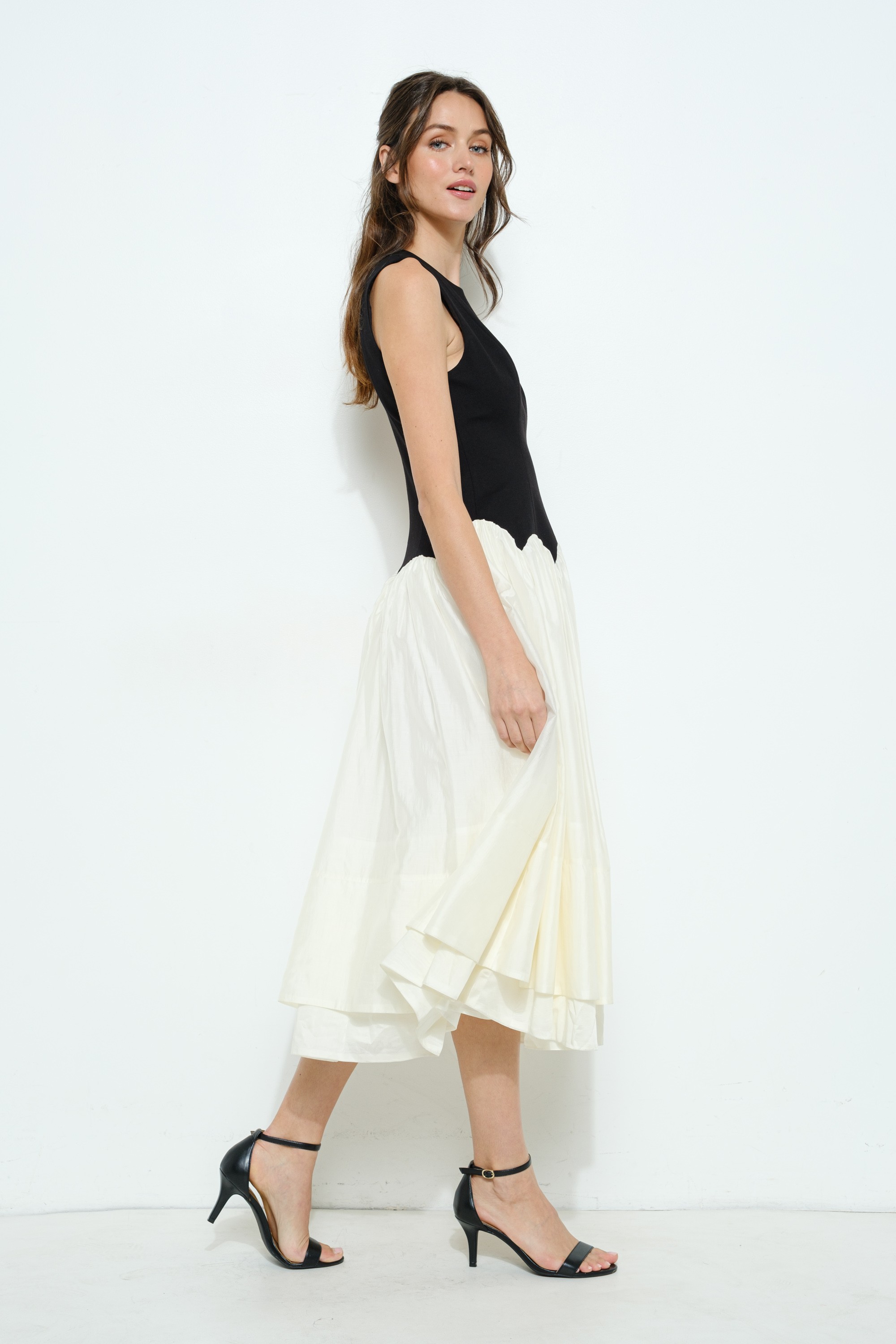 Scalloped Contrast Fit And Flare Midi Dress #23654382