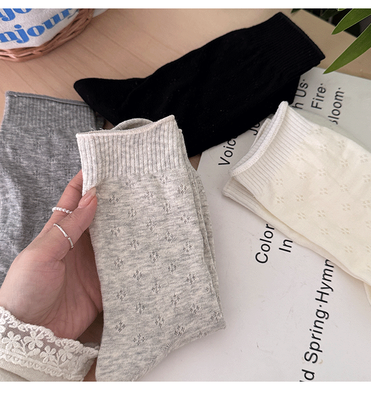 Blossom Twist Hair Clip: Effortless Floral Elegance for Every Look