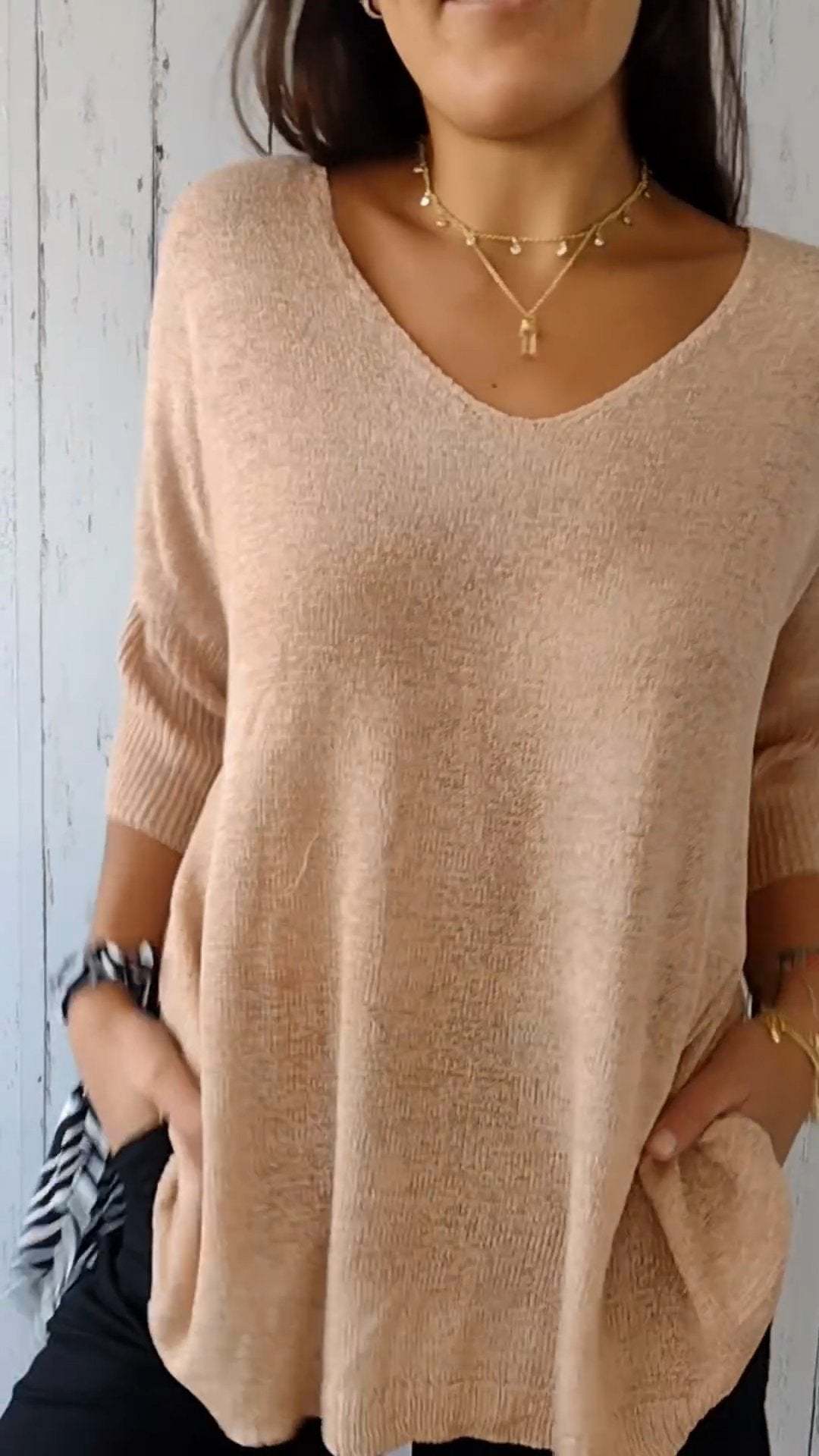Solid Color Knitted V-neck Top-glamourty
