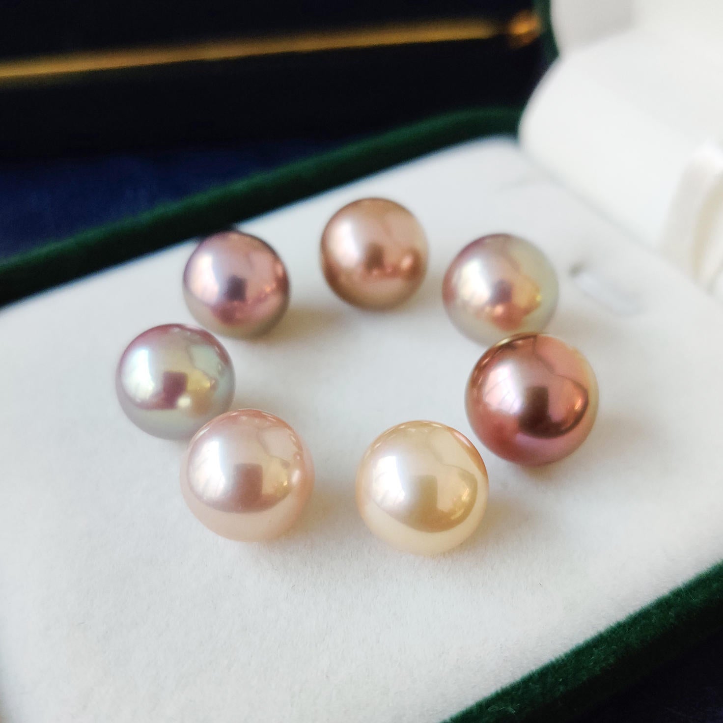  【Metallic Edison Lover】 Metallic Marvel (One 12-17mm Pearl With Mixed Color) 