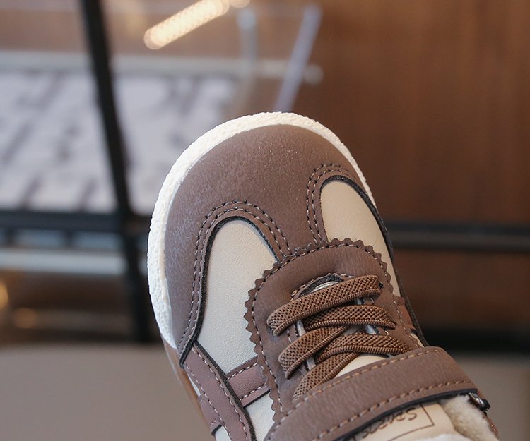 Fashionable and versatile casual shoes for boys and girls