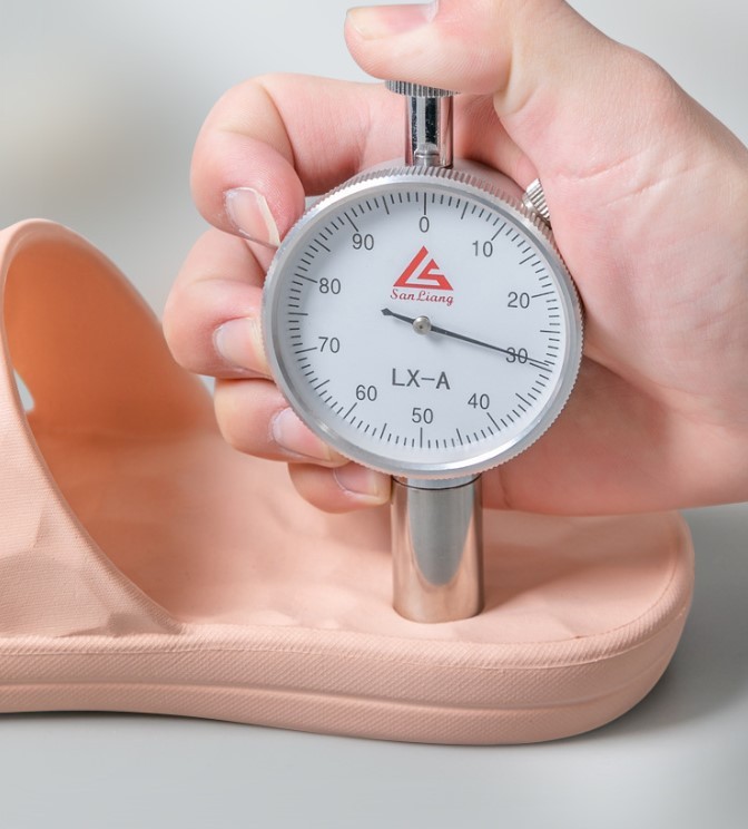 Men's and Women's Water Cube Home Non-Slip Slippers