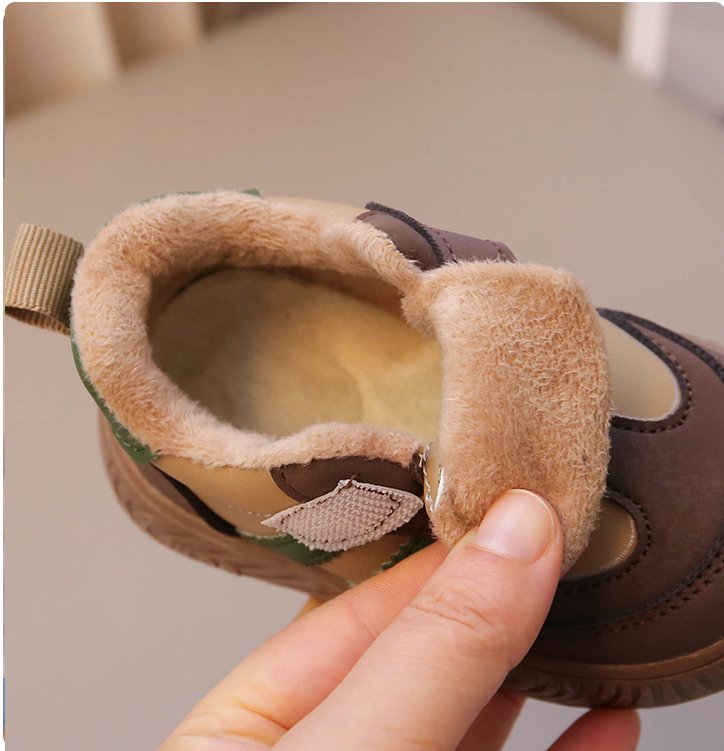 Boys' fleece-lined walking shoes