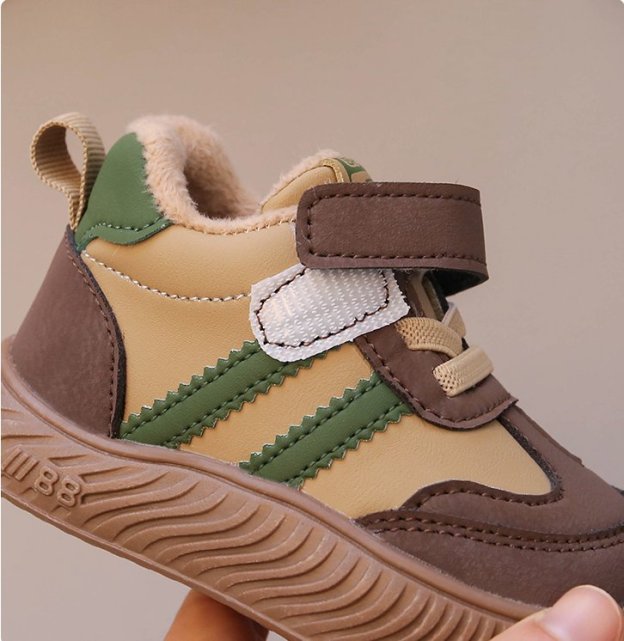 Boys' fleece-lined walking shoes