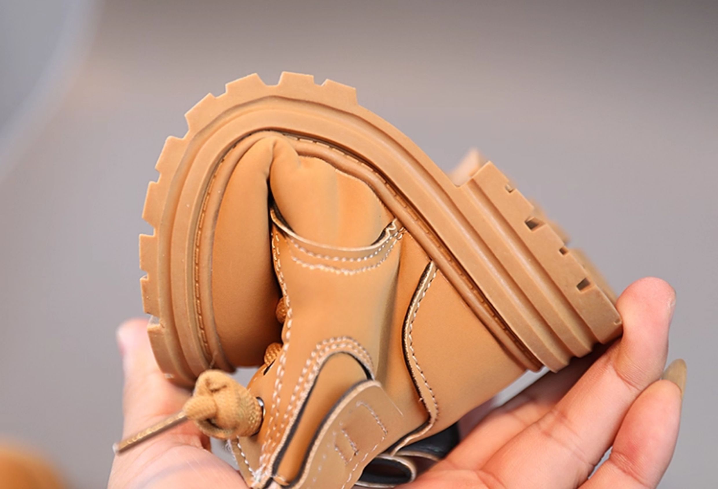 Boys' and girls' fleece-lined Martin boots