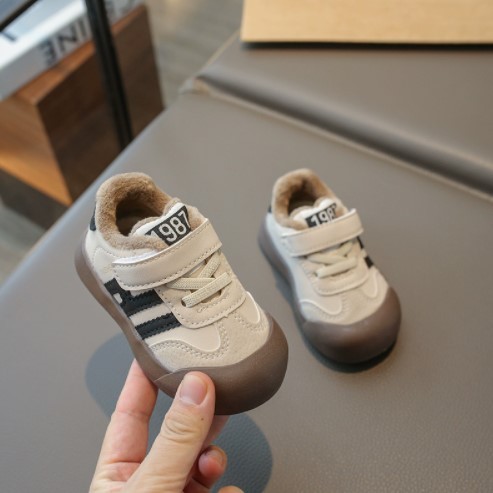 Soft-soled leather walking shoes for infants and toddlers