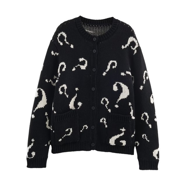  Loose-fit black crewneck knit sweater