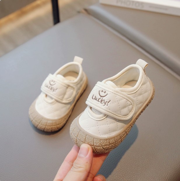 Baby walking shoes