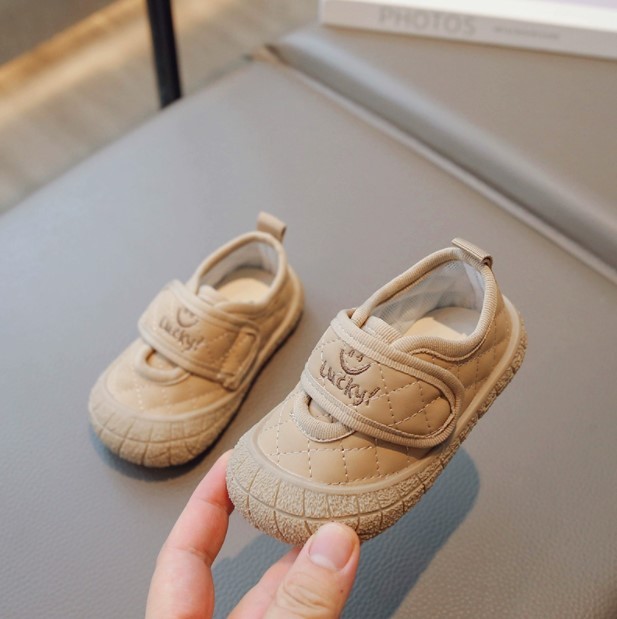 Baby walking shoes