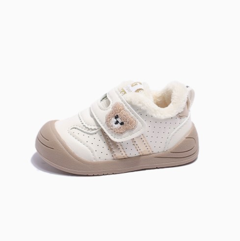 Warm walking shoes for baby boys and girls
