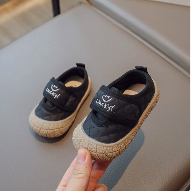 Baby walking shoes