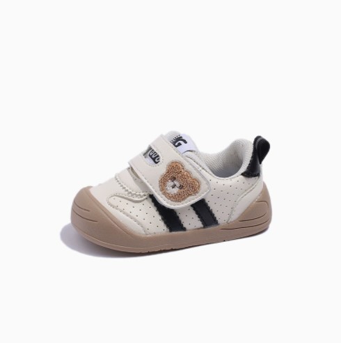 Warm walking shoes for baby boys and girls