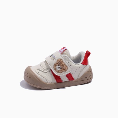 Warm walking shoes for baby boys and girls