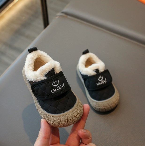 Baby walking shoes