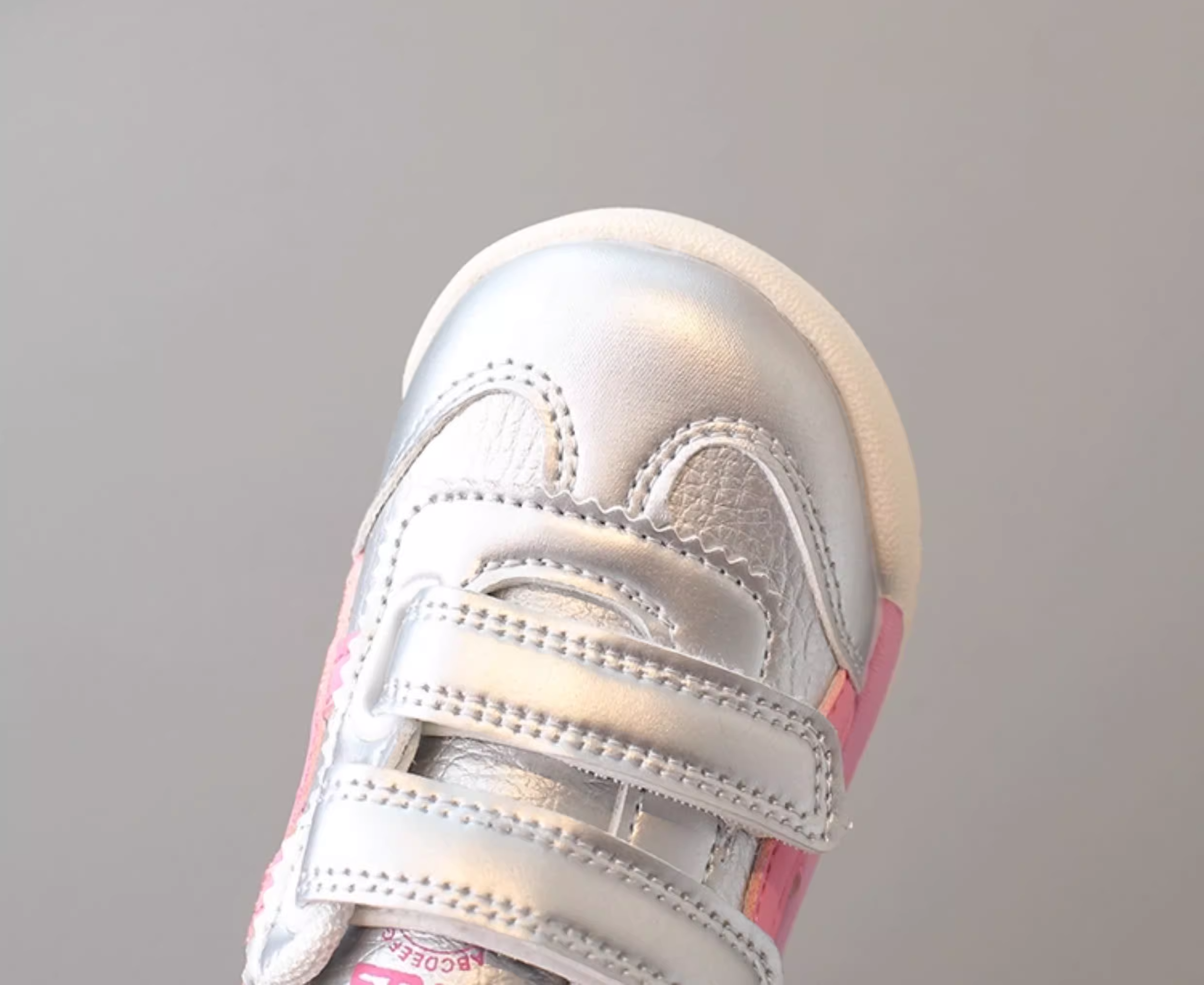 Children's leather-faced sports soft-soled non-slip walking shoes