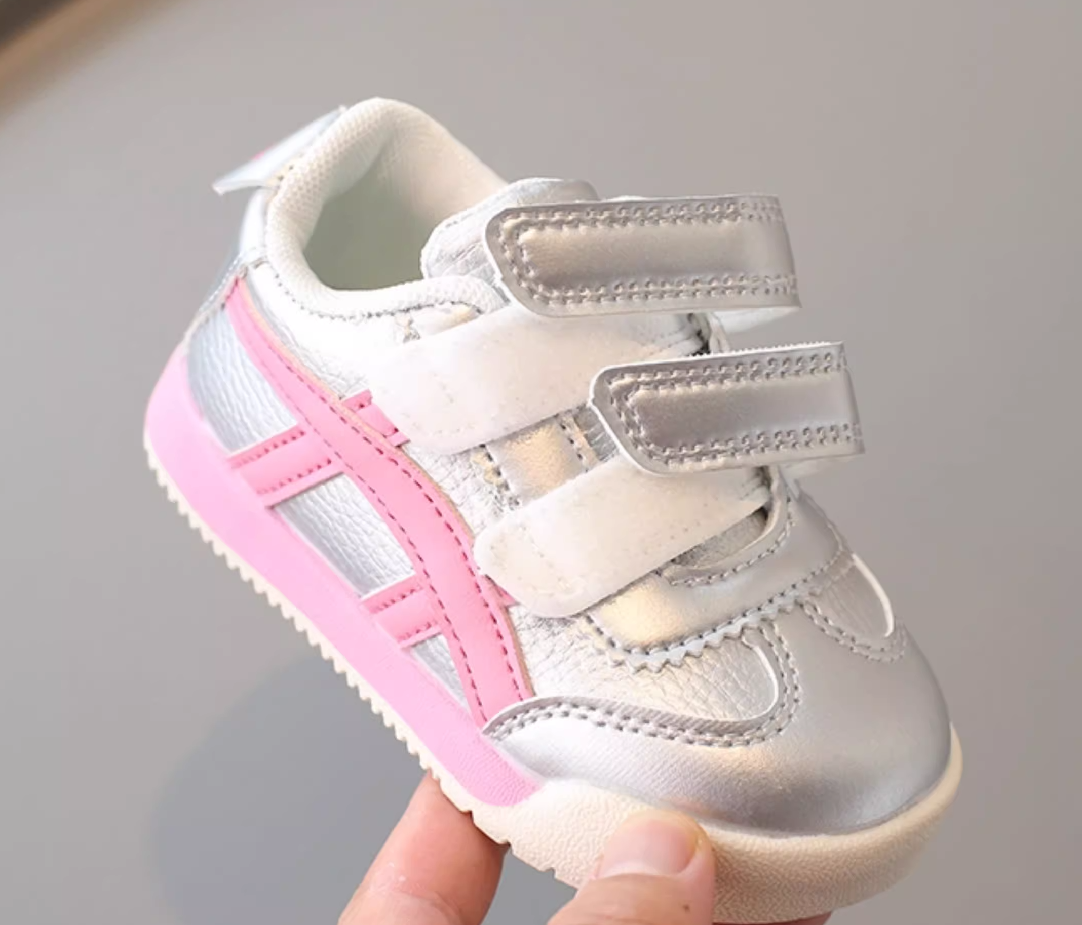 Children's leather-faced sports soft-soled non-slip walking shoes