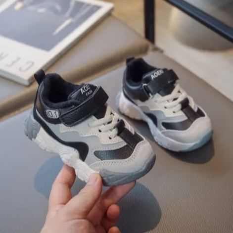 Boys' leather upper soft sole walking shoes