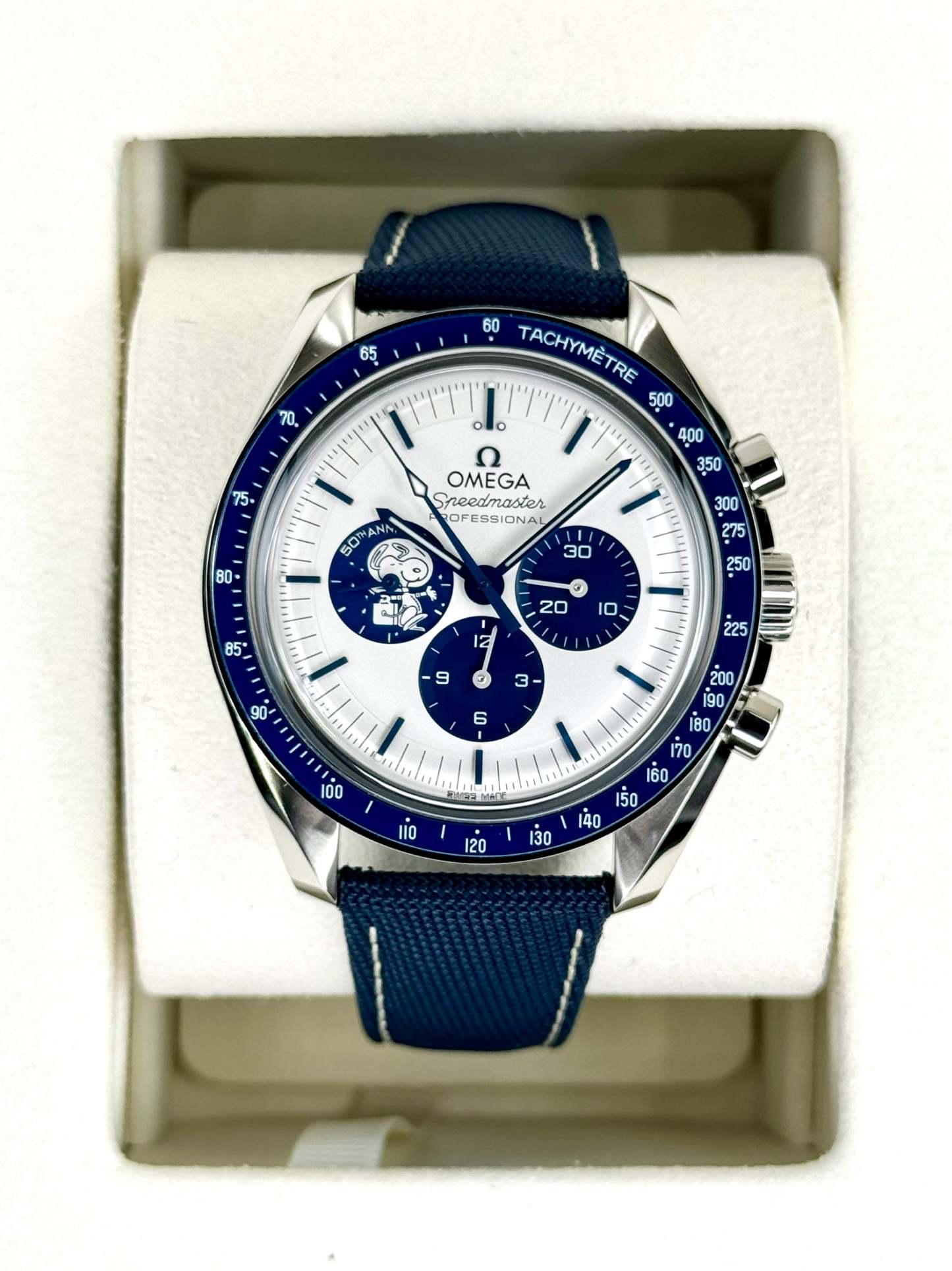 NEW 2024 Omthtega Speedmaster Silver Snoopy Award 310.32.42.50.02.001