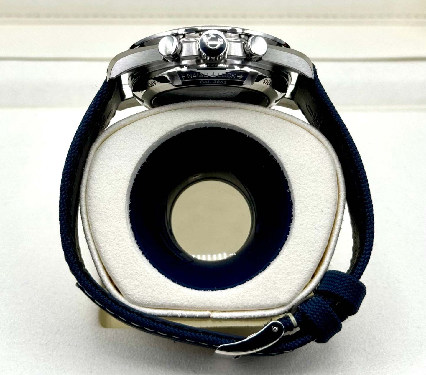 NEW 2024 Omthtega Speedmaster Silver Snoopy Award 310.32.42.50.02.001