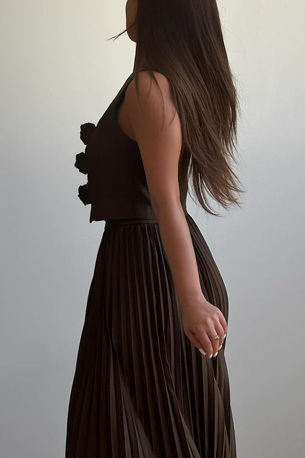 Stylish Rosette Sleeveless Tank Top and Pleated Maxi Skirt Set-consonak