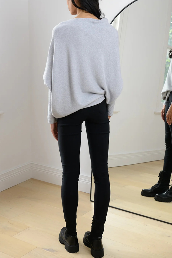 Solid Color Round Neck Long Sleeve Loose Knitted Sweater-consonak