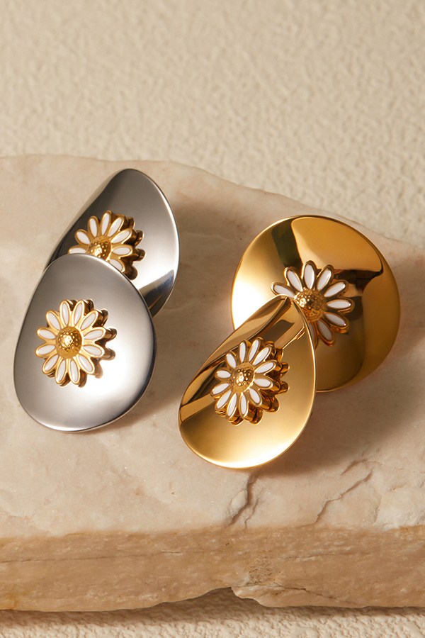 Fashionable Daisy Disc Earrings-consonak