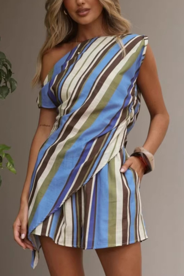 Unique Printed Asymmetrical Off-shoulder Top and Elastic Waist Casual Pocket Shorts Set