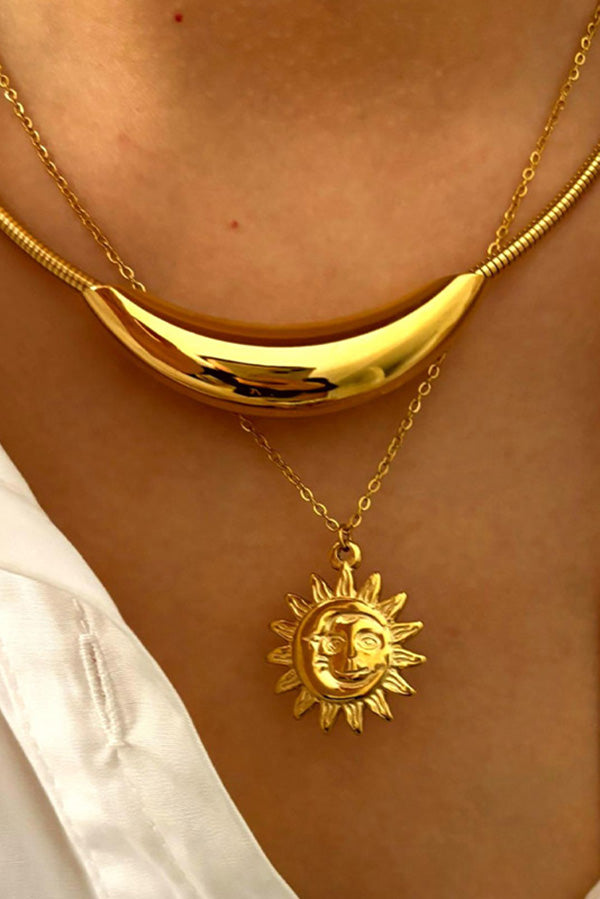 Fashionable Snake Bone Chain Sun Pendant Necklace-consonak