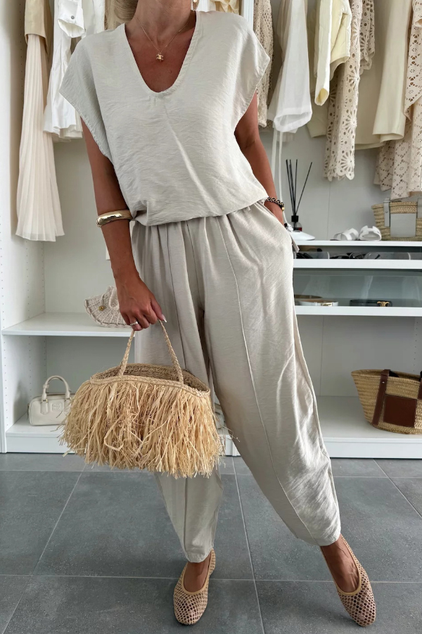 Linen Blend Solid Color V-neck Short-sleeved Top and Elastic Waist Pocket Bloomers Pants Set