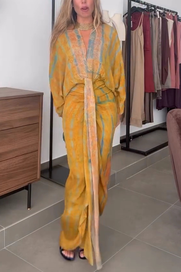 Unique Printed V-neck High-waisted Loose-fitting Holiday Maxi Dress-consonak