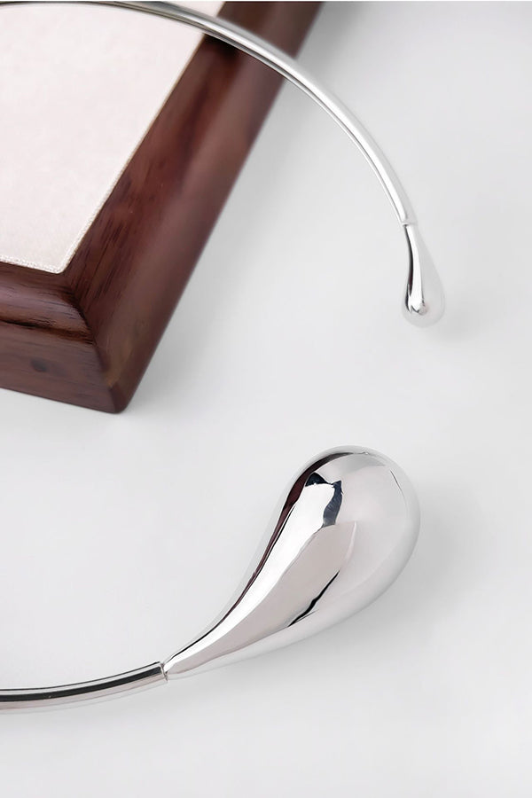 Simple and Exaggerated Water Drop Opening Necklace | Consonak