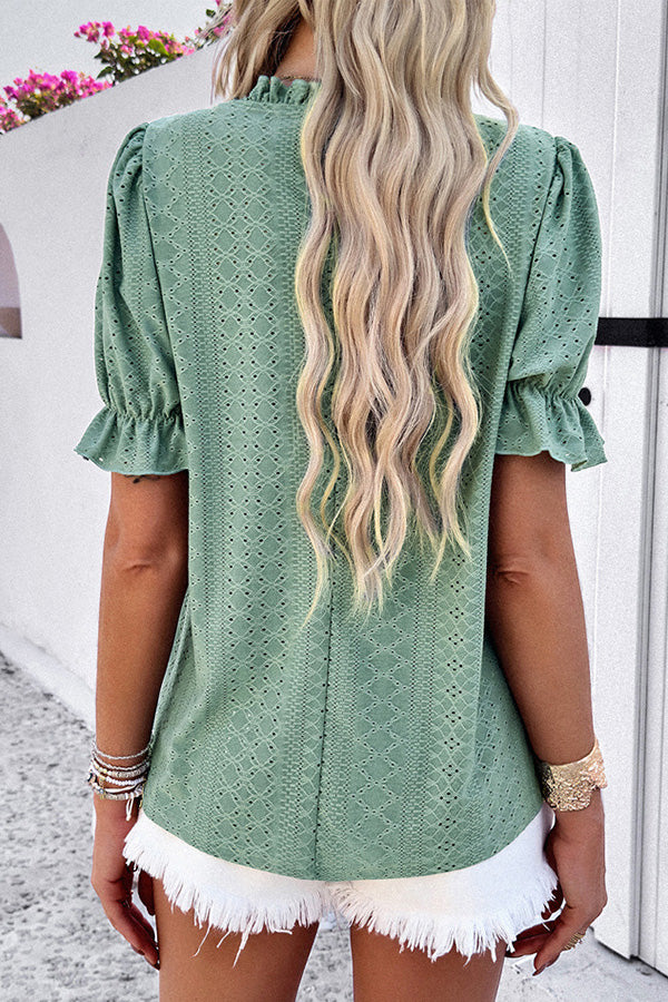 Solid Color Short Sleeved Patchwork Hollow Pleated Shirt-consonak