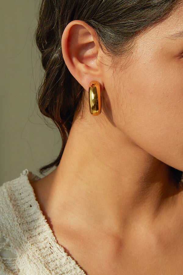 Fashionable C-shaped Niche Earrings | Consonak