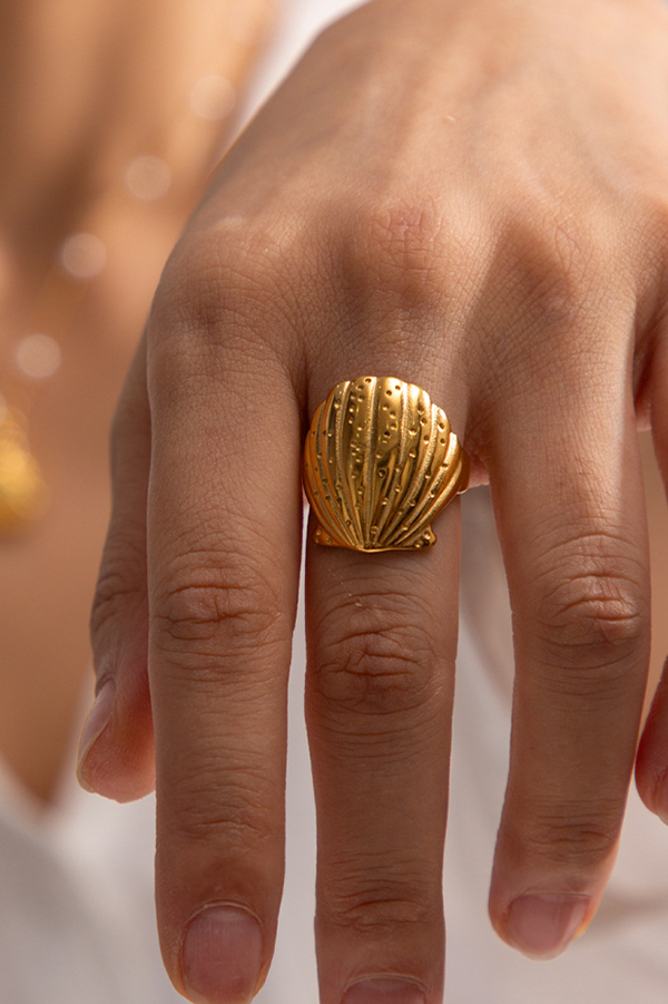Fashionable and Luxurious Gold Shell Open Ring-consonak