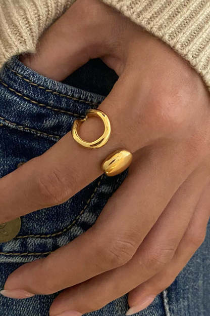 Fashionable and Simple Hollow Line Ring-consonak