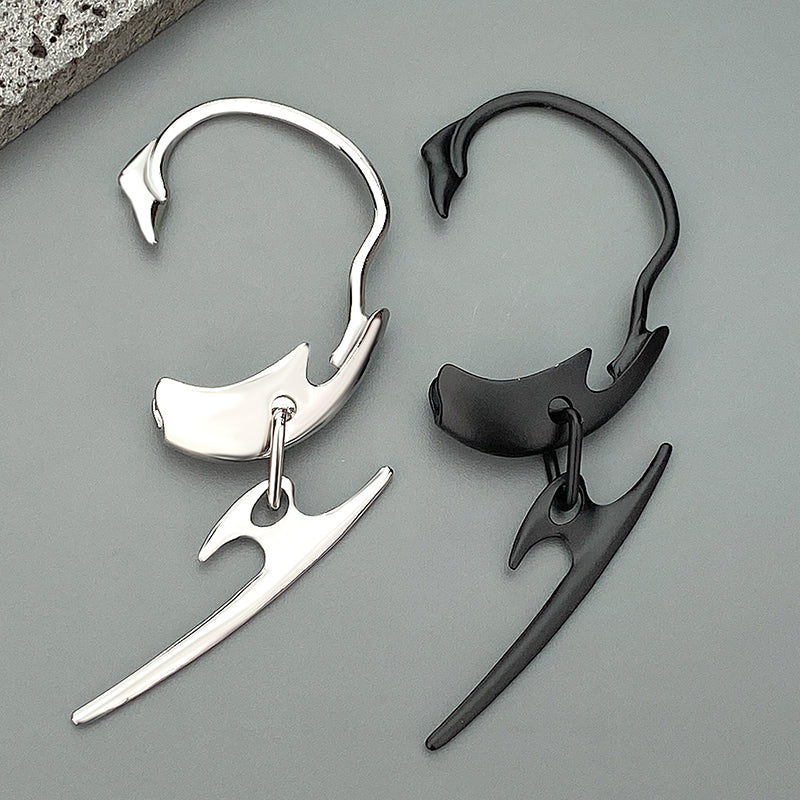 Thorn Spine Skeleton Mechanical Wind Earhook | Consonak