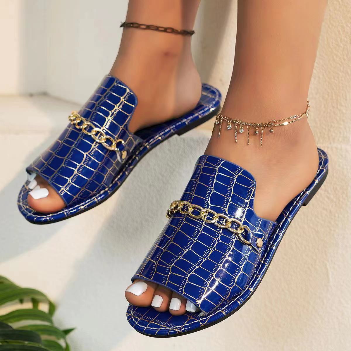 Casual Flat Beach Sandals with Chain Accessories | Consonak