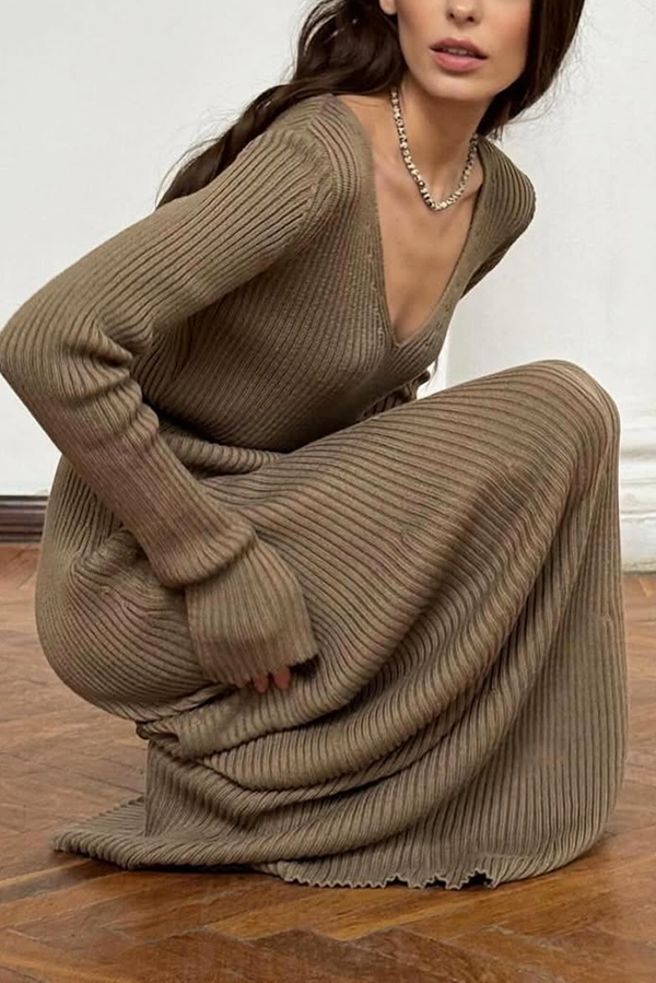 Solid Color V-neck Long-sleeved Slim-fit Elegant Knit Maxi Dress-consonak