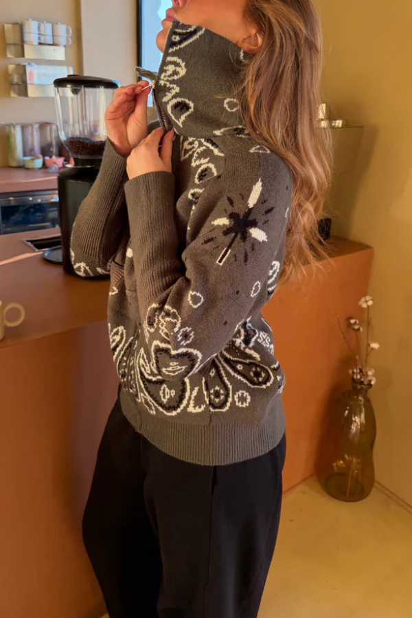 Fashionable Jacquard Turtleneck Long-sleeved Casual Zip-up Pocket Knit Top