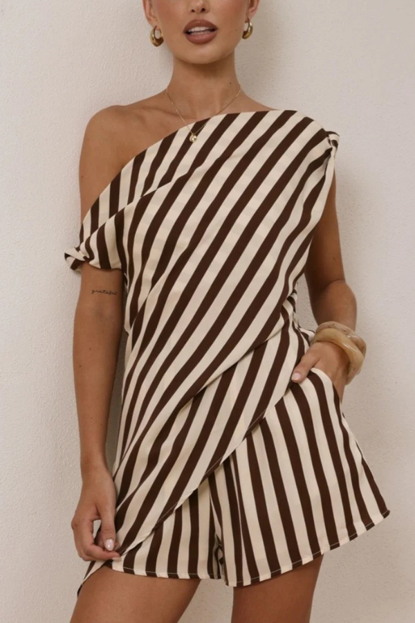 Unique Printed Asymmetrical Off-shoulder Top and Elastic Waist Casual Pocket Shorts Set