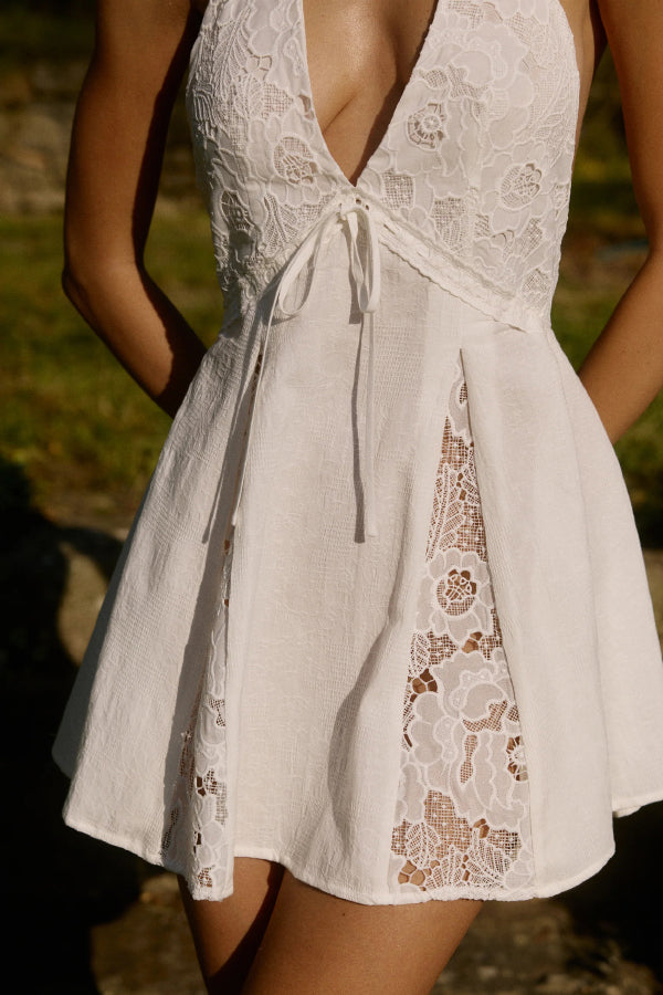 Stylish Lace Patchwork V-neck Backless Elegant Mini Dress-consonak