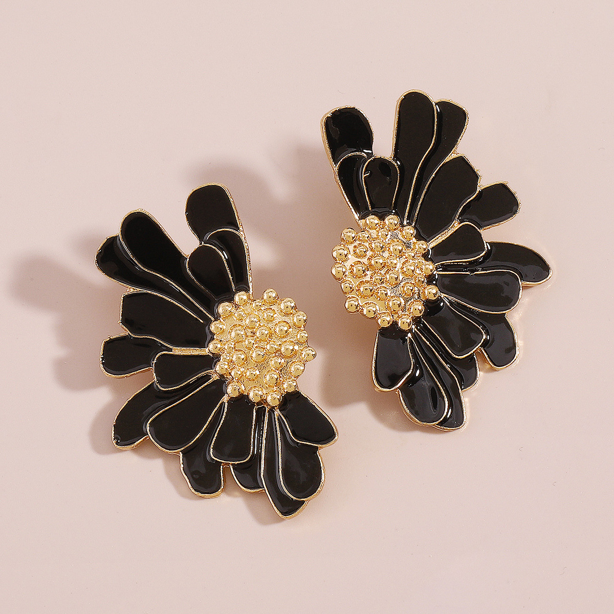 Retro Alloy Floral Pattern Earrings-consonak