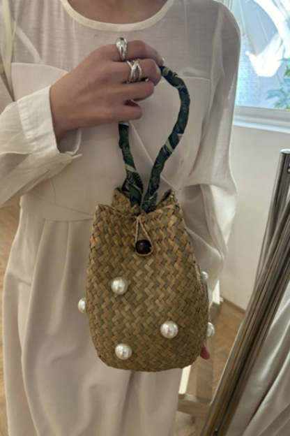 Fashionable Straw Pearl Embellished Bucket Bag-consonak